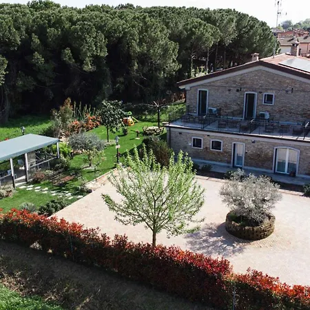 La Pineta Nel Borgo Rávena